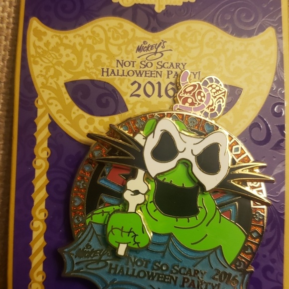 COPY - Disney Halloween Passholder 2016 Pin - Picture 3 of 5